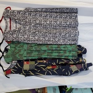 Set of 3 sleeveless dresses sz: XL various brands incl Old Navy